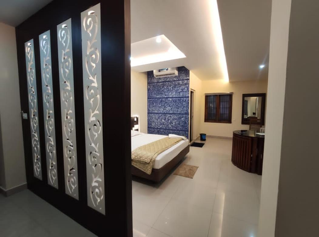 Issacs Regency Otel Sultan Bathery Dış mekan fotoğraf