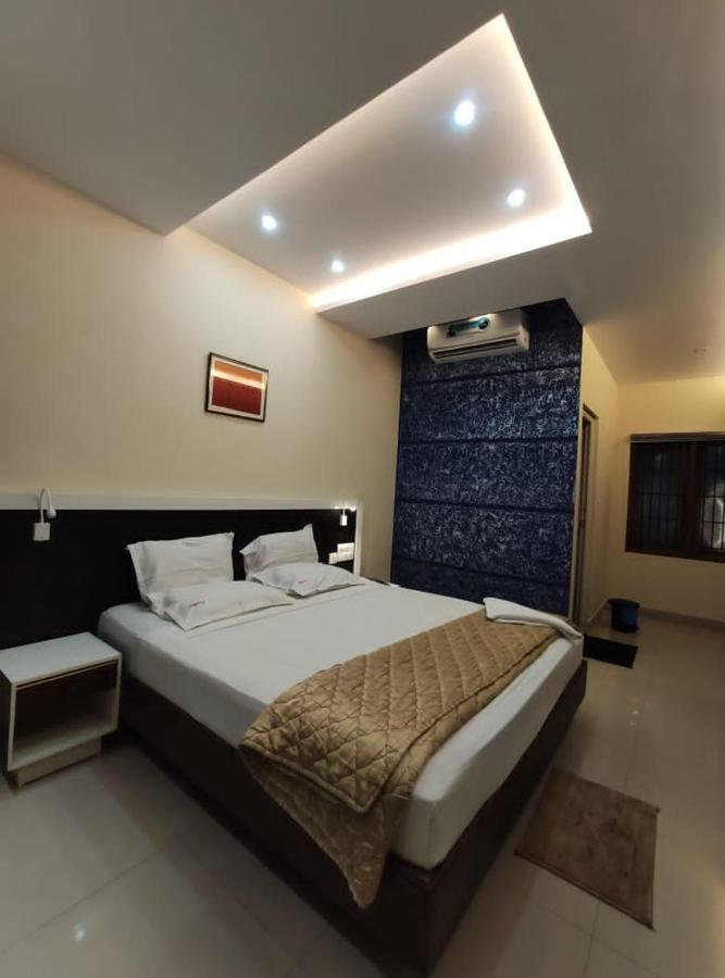 Issacs Regency Otel Sultan Bathery Dış mekan fotoğraf