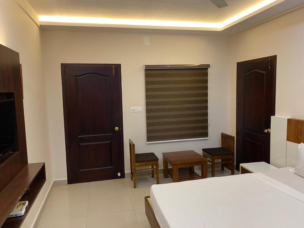 Issacs Regency Otel Sultan Bathery Dış mekan fotoğraf