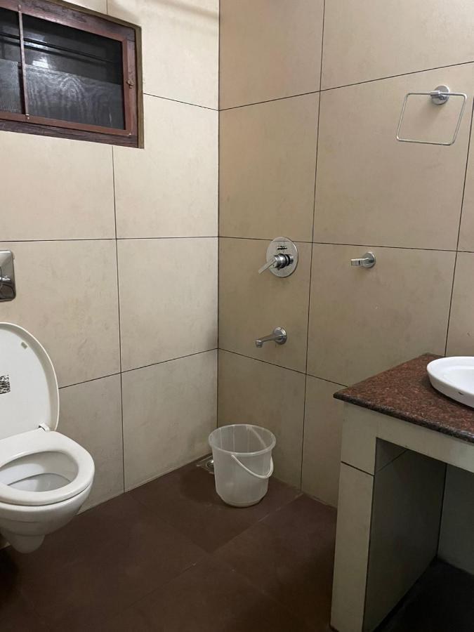 Issacs Regency Otel Sultan Bathery Dış mekan fotoğraf